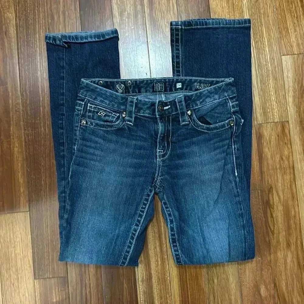 D9 jeans